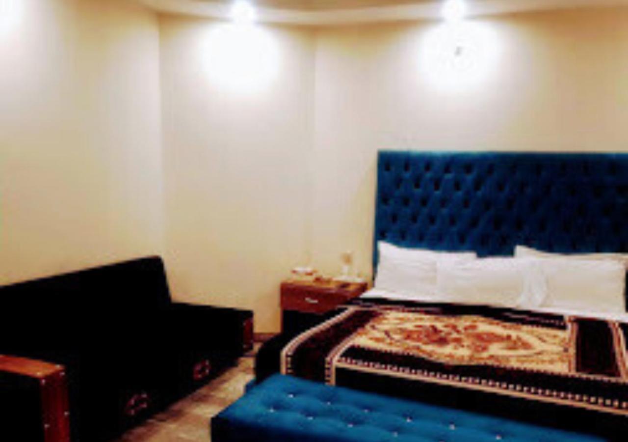 Hotel Day In Emporium Lahore Ngoại thất bức ảnh