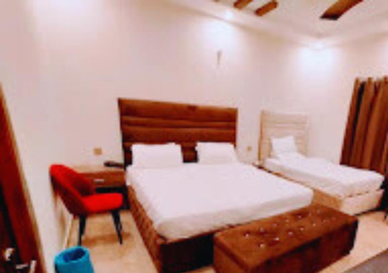 Hotel Day In Emporium Lahore Ngoại thất bức ảnh