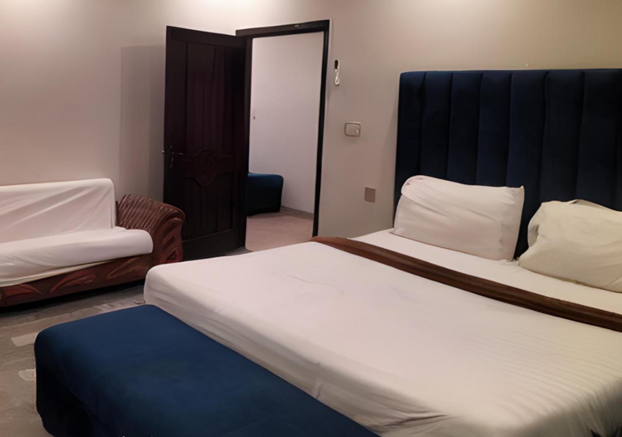 Hotel Day In Emporium Lahore Ngoại thất bức ảnh