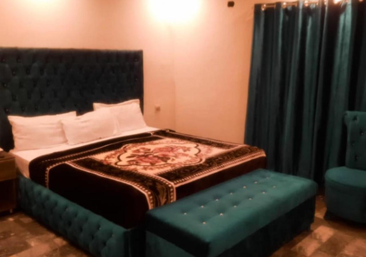 Hotel Day In Emporium Lahore Ngoại thất bức ảnh